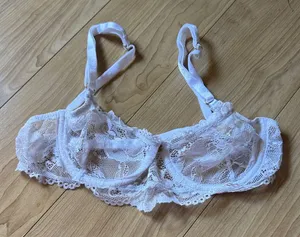 Delicate Lace Underwire Bra thumbnail 1