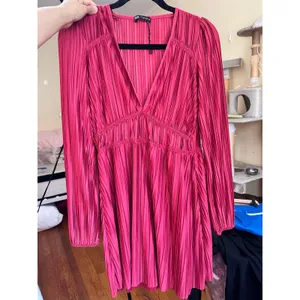 Zara Pleated Satin Dress Red Size Medium‎ 1131/850/600 Blogger Favorite thumbnail 2