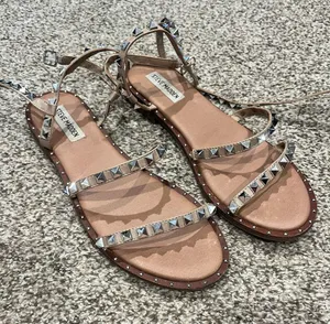 Steve Madden Stud Sandles thumbnail 1