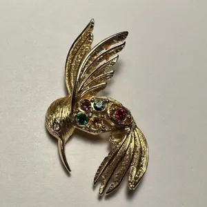 Napier Hummingbird Bird Multi Color Rhinestone Gold Tone Brooch Pin Signed thumbnail 1