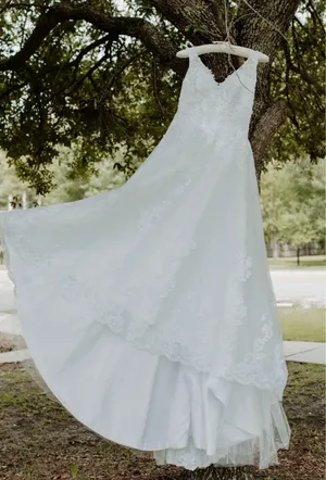 Wedding Dress White Size 8 thumbnail 3