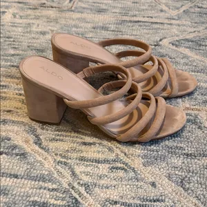 ALDO Women's Beautiful Classic Suede Slip On Block Tan Heel Sandals Size 9 thumbnail 3
