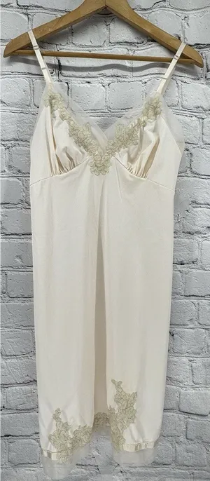 Vintage Van Raalte Full Slip Dress Nightgown 32 Small Beige Lace Appliqué USA thumbnail 1