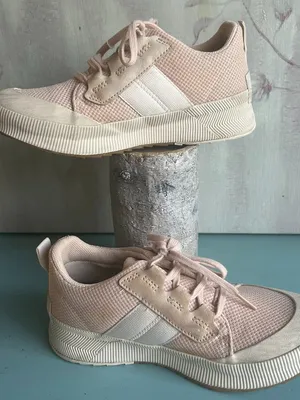 Sorel Women's Out N About III Low Waterproof Sneaker Size 8 in Nova Sand/Chalk thumbnail 1