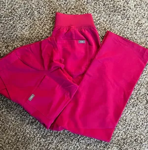 Hot Pink FIGS Set Scrubs thumbnail 1