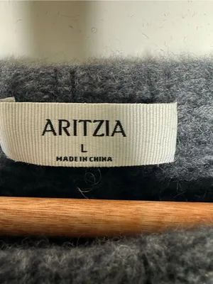 Aritzia Charcoal Gray 100% Cashmere Chunky Ribbed Knit Sweater Large thumbnail 5