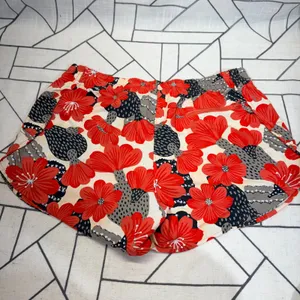 The North Face Shorts Womens‎ Large Red Floral Cactus Print Nylon Activewear thumbnail 4