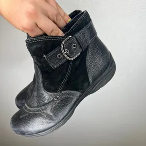 Earth Origins Dayton Black Leather Suede Ankle Boots Buckle Side Zip Women 7W thumbnail 3