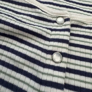 Levi’s short sleeve button down Ribbed Tee Shirt thumbnail 5