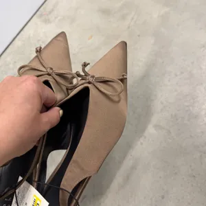 A New Day Camille Taupe Satin Pointed Toe Slingback Bow Flats Shoes Womens 8 thumbnail 4