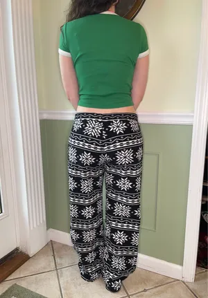 Old Navy fleece snowflake drawstring pajama pants thumbnail 2