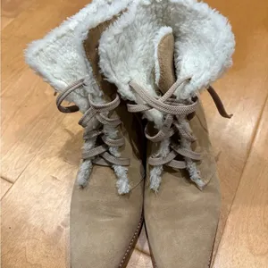 Talbots vintage suede lace up booties sz 6.5 beige thumbnail 2
