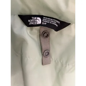 The North Face HyVent Rain Jacket Womens Small Grey White Hooded Shell Coat thumbnail 9