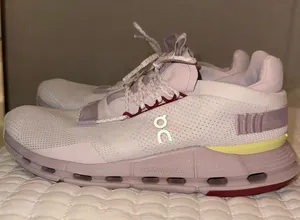 On Cloud Shoes thumbnail 1