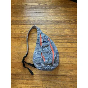 KAVU Rope Sling Bag Womens Blue White Aztec Pattern Canvas Crossbody Backpack thumbnail 3