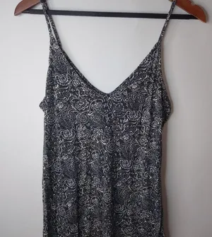Old Navy L Black White Floral Stretch Tank Top thumbnail 3