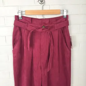 Free People NWT Nightfall Vegan Suede Paperbag Waist Cropped Pants Size 2 thumbnail 10