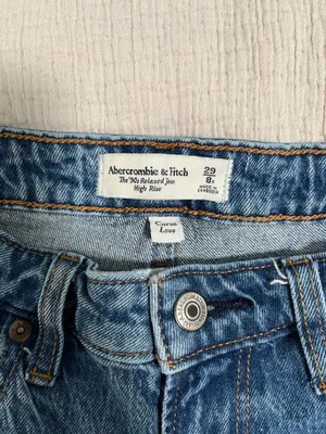 Abercrombie Curve Love High Rise 90s Relaxed Jean thumbnail 3