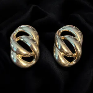 Vintage Napier gold tone chain link clip on earrings thumbnail 2