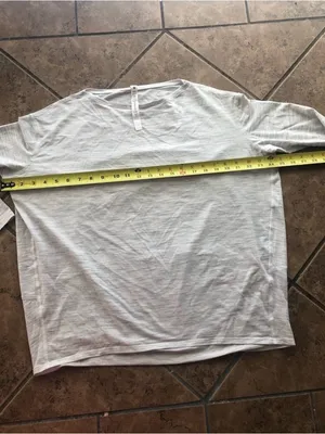 Lululemon🤍🩶”Back in Action” top in a 3 color space Dye ice Grey Alpine Pattern thumbnail 6