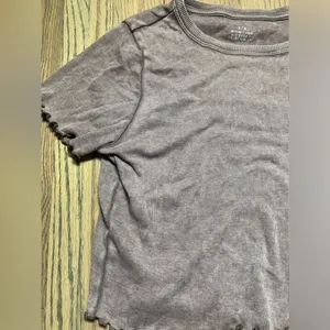 Aerie cropped scalloped ribbed tee medium thumbnail 2