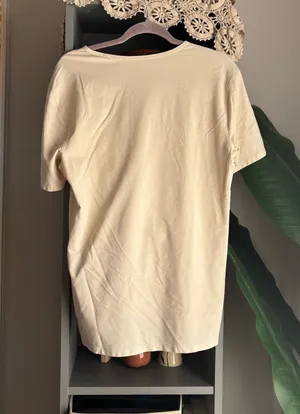 lululemon cream pocket tee thumbnail 1