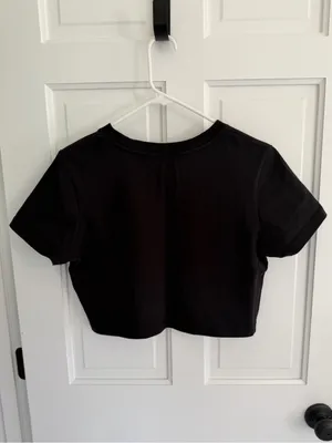 Urban Outfitters Black Cropped Baby Tee Short Sleeve Cotton Top Medium thumbnail 2