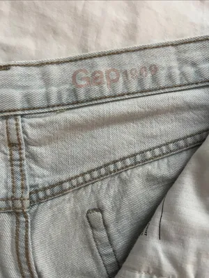 GAP Light Wash Denim Jean Sexy Boyfriend Shorts thumbnail 3