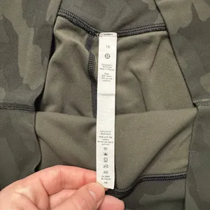 Lululemon Align High Rise Crop 21” Leggings Size 18 Heritage 365 Camo Green thumbnail 3