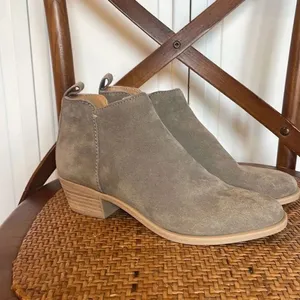 Dolce vita grey suede booties size 6 Gray thumbnail 4