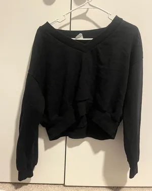 No Boundaries Off the shoulder crop thumbnail 1