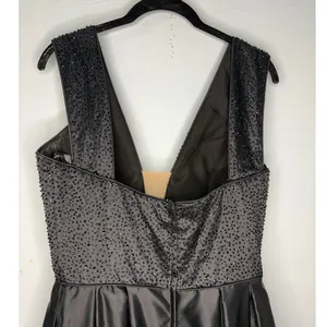 Sherri Hill Floral Printed Satin Ball Gown 10 Deep V-Neckline Beaded Black Prom thumbnail 4