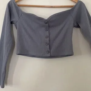 Súper down Crop top  thumbnail 2