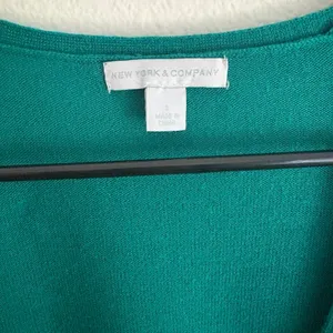 New York & Company Teal Green V-Neck 3/4 Sleeve Button Front Cardigan Small thumbnail 5