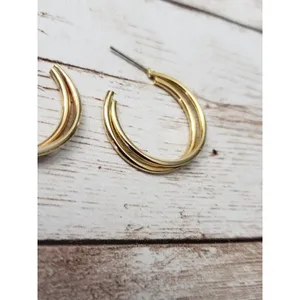 Vintage Earrings For Pierced Ears Gold Tone Double Hoop thumbnail 4