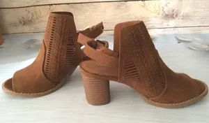 Open Toe Heels, Size 10 Brown thumbnail 1