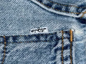 Vintage 90s Levi’s 912 White Tab Denim Shorts 6 P / 25 Light Wash USA Made Jorts thumbnail 4