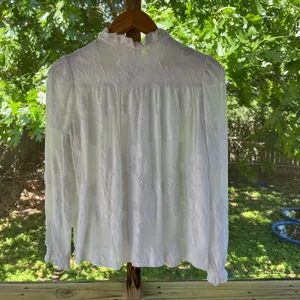 Aritzia Wilfred White Alexis Blouse High Neck Ruffled Long Sleeves Size XS thumbnail 6