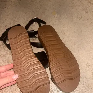 SheIn Black Strappy Sandals thumbnail 3