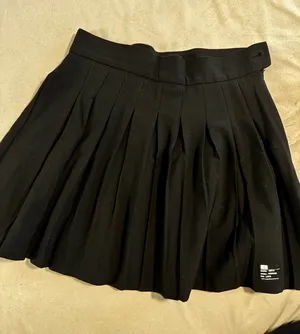Bershka Black Pleated Mini Skirt thumbnail 1