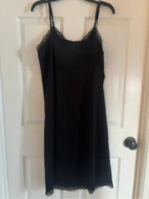 Vanity Fair Daywear Full Slip Black with Lace-Trim Size 42 26in thumbnail 3