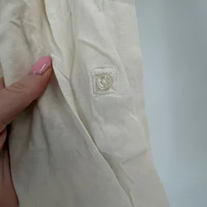Lauren Ralph‎ Lauren Henley Top Women M Cream Roll Tab Sleeve Coastal Minimalist thumbnail 6