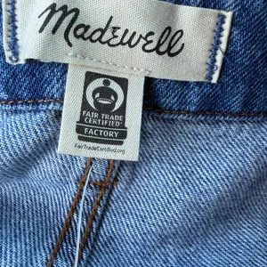 Madewell Wide-Leg Jeans in Medium Blue thumbnail 7