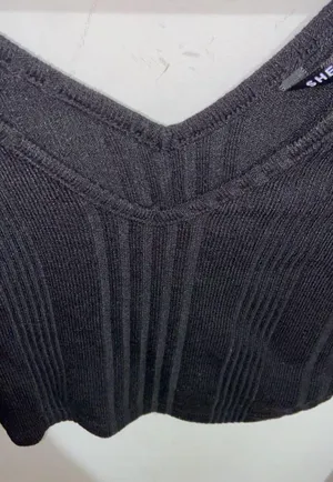 SheIn Long Sleeve Crop Top thumbnail 3