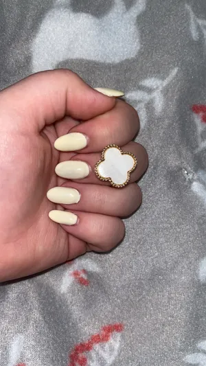 Kohl’s White Clover Statement Ring thumbnail 3