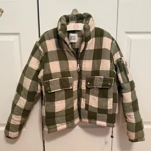 Urban Outfitters BDG Dixie Flannel Puffer Jacket Green and White Plaid thumbnail 4