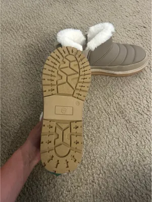 C510Women's Cozy Fur Lined Quilted Boot Slippers size 9 thumbnail 3