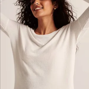 Abercrombie ✨ Cozy Long-Sleeve Crew Tee✨ thumbnail 4