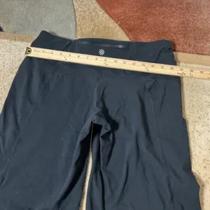 Athleta Be Free Running Granola Girl Shorts Womens M Black Activewear Pockets thumbnail 3