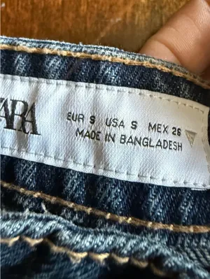 Zara Denim Mini Skirt in Size Small thumbnail 5